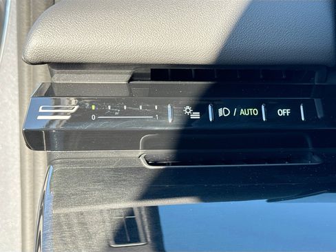 New 2026 BMW 530i w/ Executive Package image 37