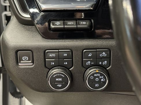 Used 2024 Chevrolet Silverado 2500 High Country w/ Technology Package AWD/4WD image 33