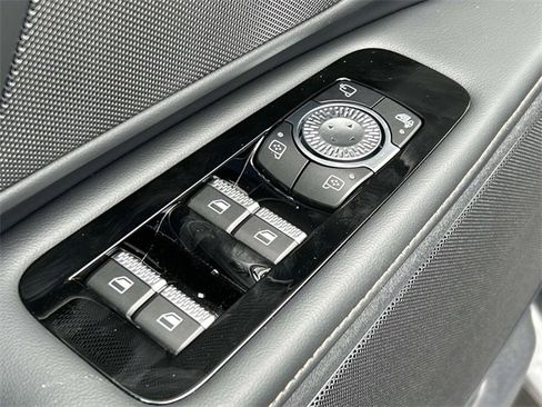 New 2025 Lincoln Nautilus Premier w/ Equipment Group 102A image 22