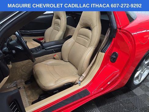 Used 2003 Chevrolet Corvette Coupe w/ Preferred Equipment Group RWD image 23