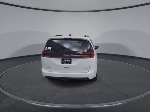 New 2027 Chrysler Pacifica Pinnacle w/ Theater Group AWD/4WD image 13