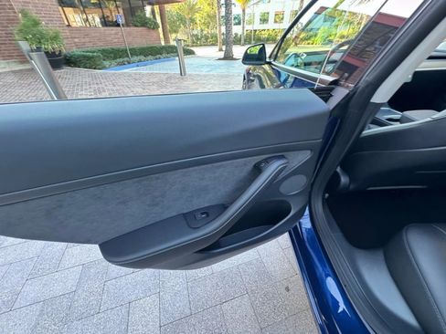 Used 2022 Tesla Model 3 Performance image 25