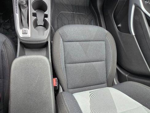 Used 2024 Chevrolet Trax LS w/ LS Convenience Package FWD image 27