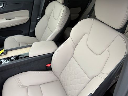 New 2026 Volvo XC60 B5 Plus w/ Protection Package Premier image 19