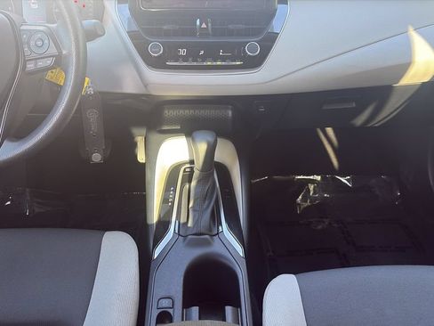 Used 2025 Toyota Corolla LE FWD image 18