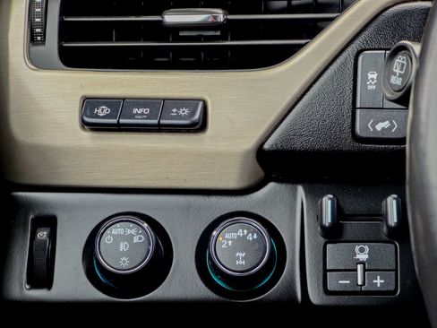 Used 2018 GMC Yukon Denali w/ Open Road Package image 46