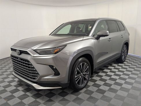 Certified 2026 Toyota Grand Highlander AWD Hybrid image 2