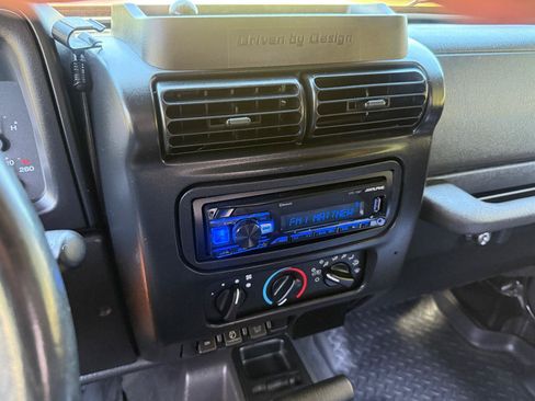 Used 2004 Jeep Wrangler 4WD image 21