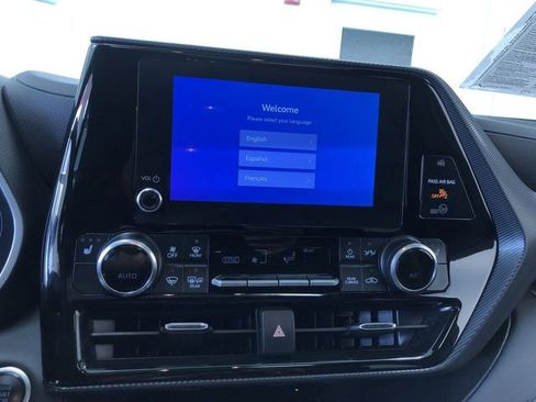 Certified 2025 Toyota Highlander XSE AWD/4WD image 28