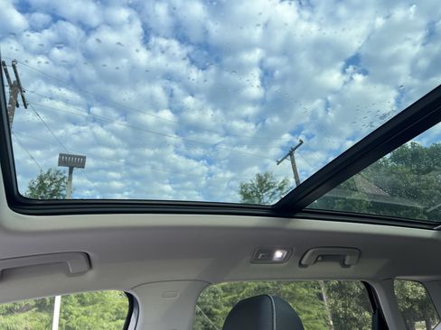 Certified 2023 Volkswagen Taos SE w/ Panoramic Sunroof Package FWD image 24