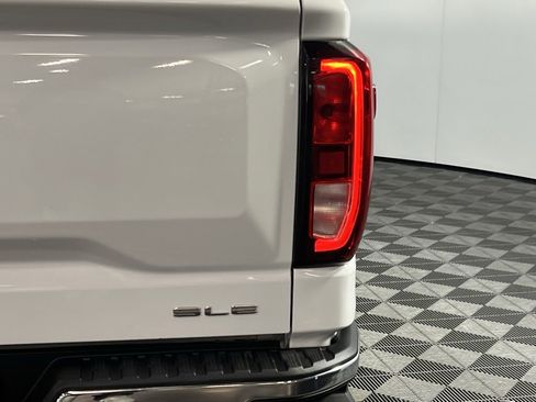 Used 2023 GMC Sierra 1500 SLE image 9