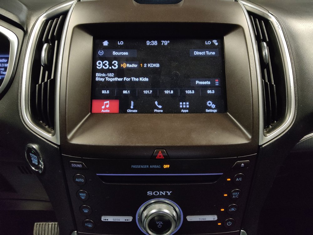 Used 2017 Ford Edge Titanium FWD image 25