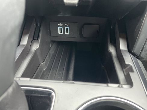 Used 2018 Ford Explorer XLT image 14