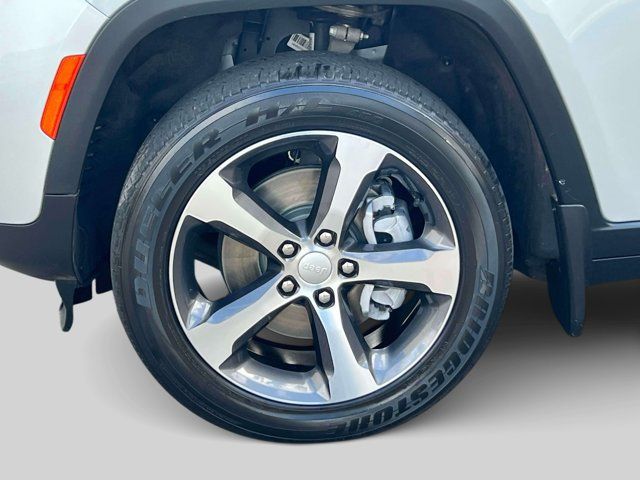Used 2023 Jeep Grand Cherokee 4WD 4xe w/ MOPAR Finishing Package image 9