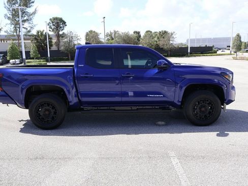 Certified 2025 Toyota Tacoma SR5 image 7