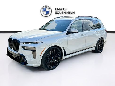 Certified 2023 BMW X7 xDrive40i w/ M Sport Package image 3