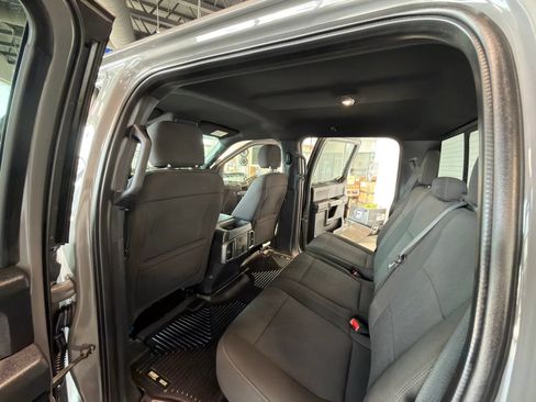 Used 2018 Ford F150 XLT w/ Equipment Group 302A Luxury AWD/4WD image 16
