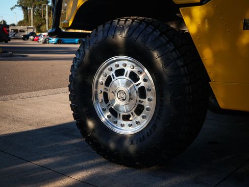 Used 2004 HUMMER H1 4-Door Wagon image 13