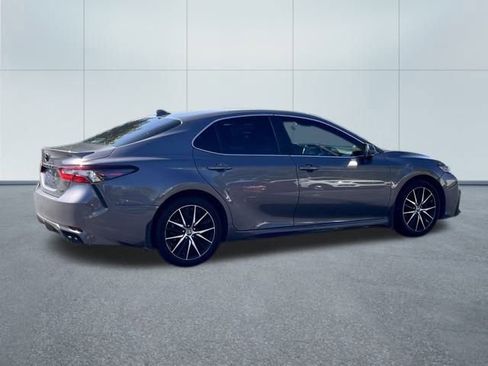 Used 2022 Toyota Camry SE image 16