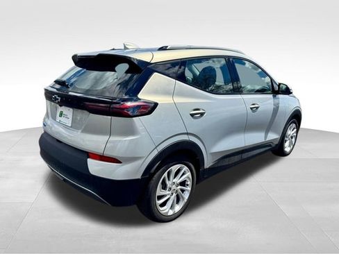 Used 2023 Chevrolet Bolt EUV LT w/ Driver Confidence Package FWD image 7