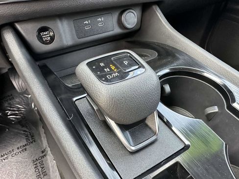 Used 2024 Nissan Rogue SV image 21