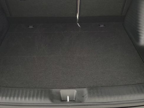 Used 2025 Honda HR-V LX image 7