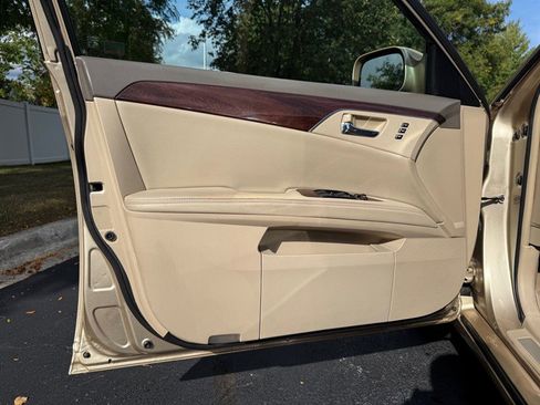 Used 2009 Toyota Avalon XLS image 33