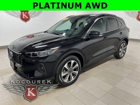 Used 2024 Ford Escape Platinum image 3