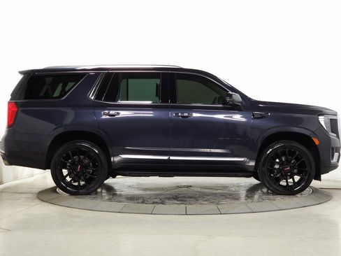 Used 2023 GMC Yukon Denali w/ Advanced Technology Package image 9