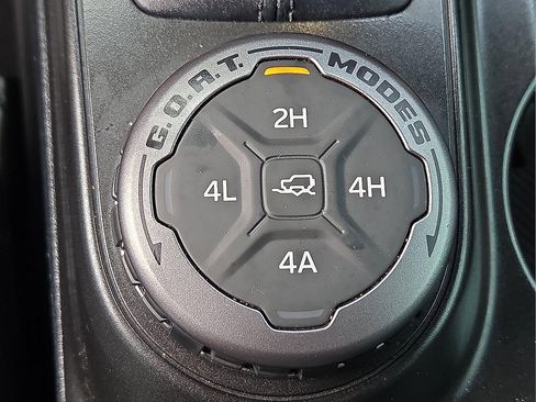 Used 2023 Ford Bronco Badlands image 18