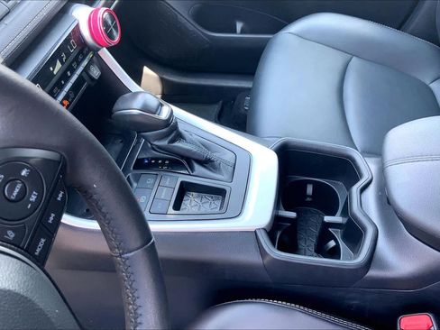 Used 2025 Toyota RAV4 XLE Premium FWD image 17