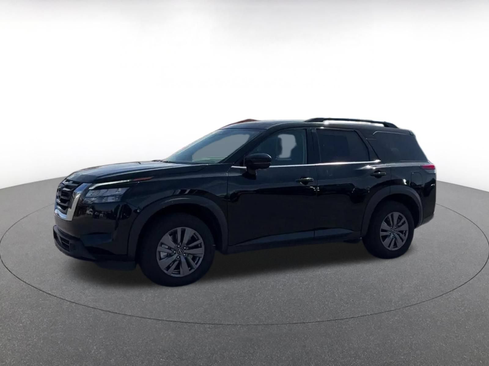 Used 2025 Nissan Pathfinder SV FWD image 7