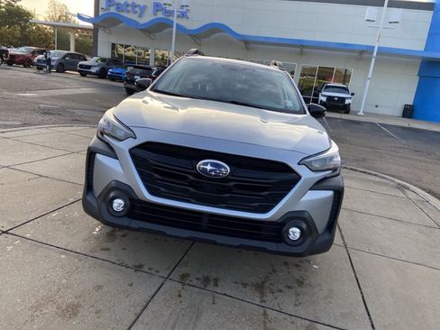 Used 2025 Subaru Outback Onyx Edition AWD/4WD image 3