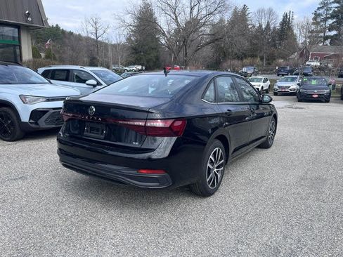 New 2026 Volkswagen Jetta SE FWD image 6