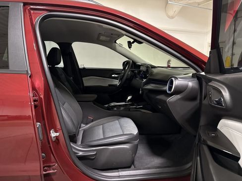 Used 2024 Chevrolet Trax LT FWD image 21