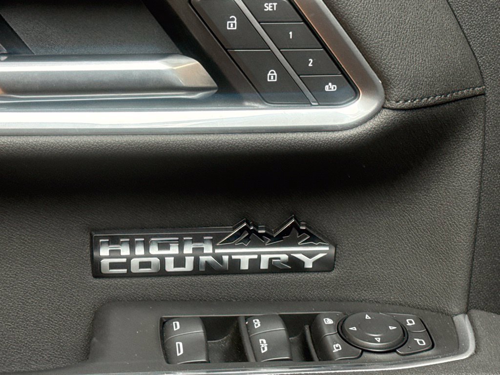 Used 2026 Chevrolet Silverado 1500 High Country w/ Midnight Edition AWD/4WD image 22