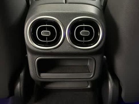 Used 2026 Mercedes-Benz GLC 300 4MATIC image 27