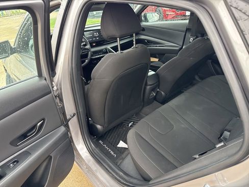 Used 2025 Hyundai Elantra Sport FWD image 7