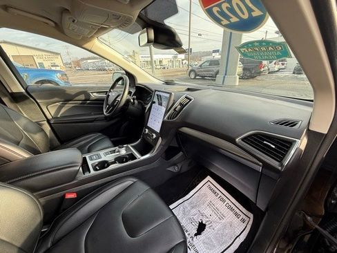 Used 2022 Ford Edge Titanium image 29