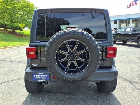 Used 2018 Jeep Wrangler Unlimited Sahara w/ LED Lighting Group AWD/4WD image 4