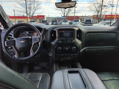 Used 2022 Chevrolet Silverado 2500 High Country w/ Z71 Off-Road Package image 12