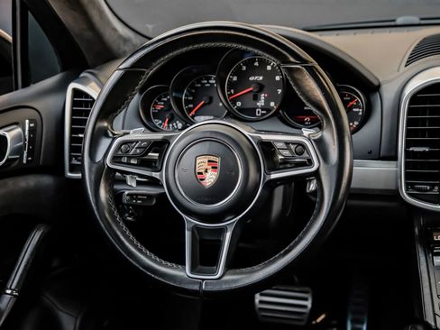 Used 2018 Porsche Cayenne GTS w/ Premium Package Plus AWD/4WD image 17