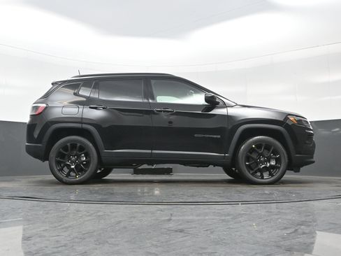 New 2026 Jeep Compass Latitude image 16