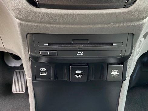 Used 2023 Honda Odyssey Touring image 19