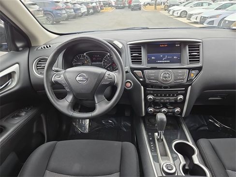 Used 2019 Nissan Pathfinder SV image 13