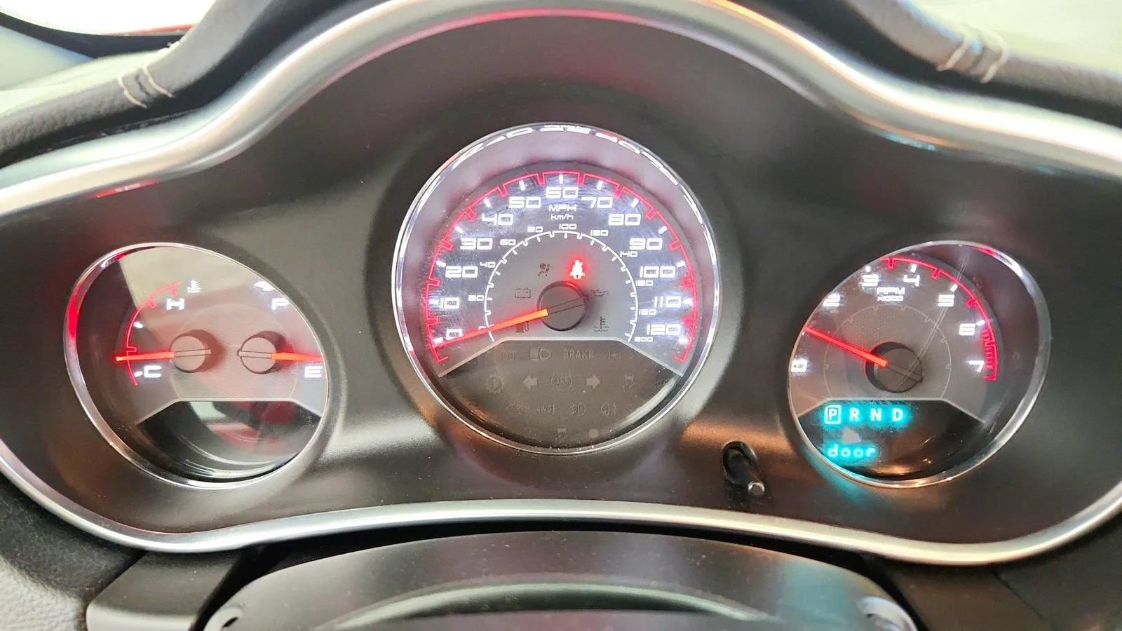 Used 2013 Dodge Avenger SE FWD image 17