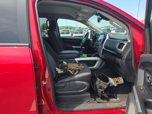 Used 2021 Nissan Titan SV w/ SV Convenience Package RWD image 15