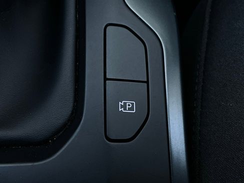 Used 2025 Kia K4 LXS image 23