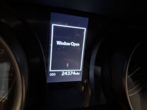 Used 2023 Toyota Camry SE image 5