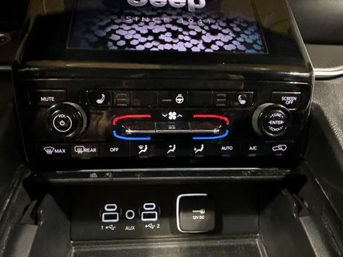 Used 2023 Jeep Grand Cherokee Altitude AWD/4WD image 15